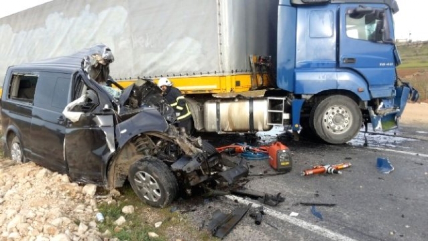 Yollar kan gölüne döndü