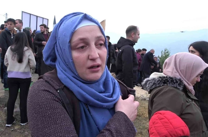 Maden şehitlerinin aileleri fidan dikiminde gözyaşlarına hakim olamadı
