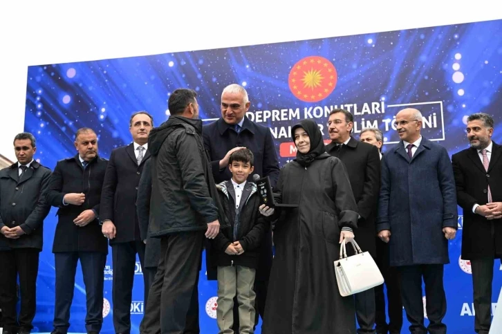 Malatya’da bin 700 konut hak sahiplerine teslim edildi
