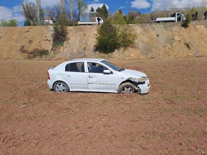 Otomobil şarampole devrildi: 1 yaralı