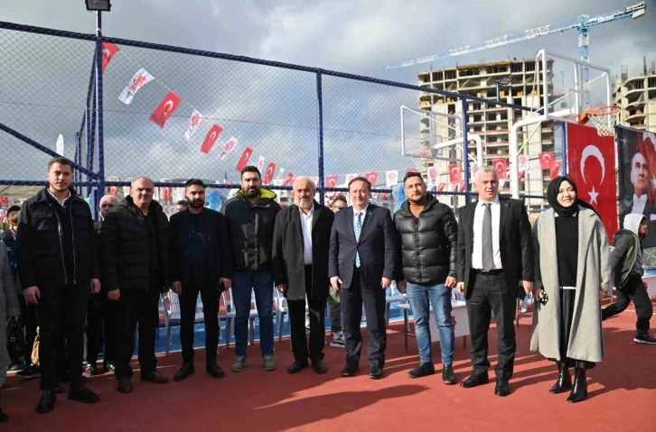 Maltepe mahallesi semt spor sahası açıldı
