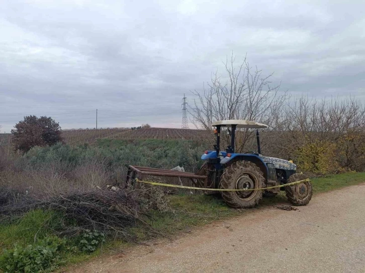 Sır cinayet: Traktörünün yanında tüfekle vurulmuş halde bulundu