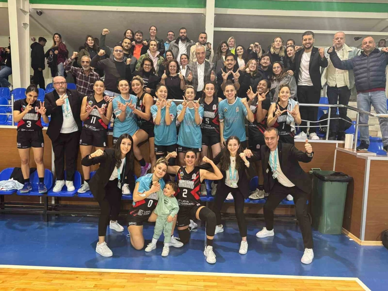 Manisa’nın tek kadın basketbol takımından farklı galibiyet
