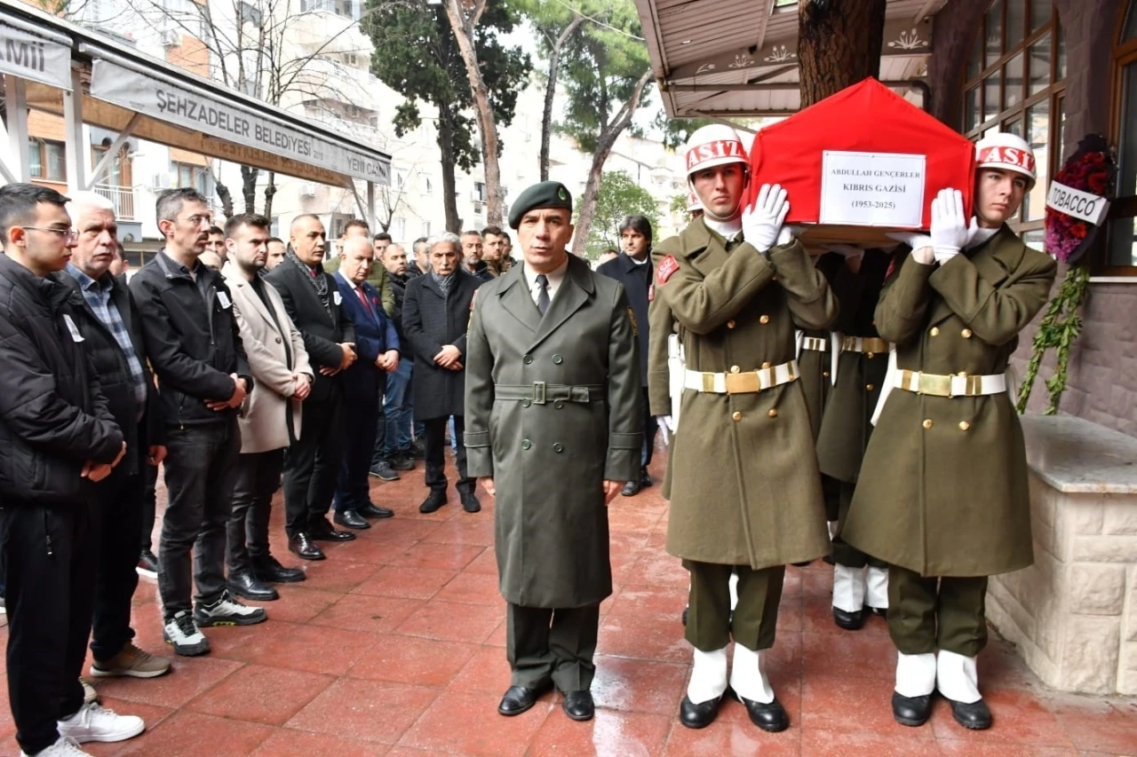 Manisalı Kıbrıs Gazisi son yolculuğuna uğurlandı
