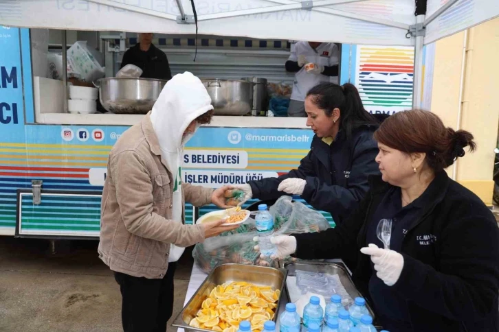 Marmaris Belediyesi’nden öğrencilere çorba ve makarna ikramı
