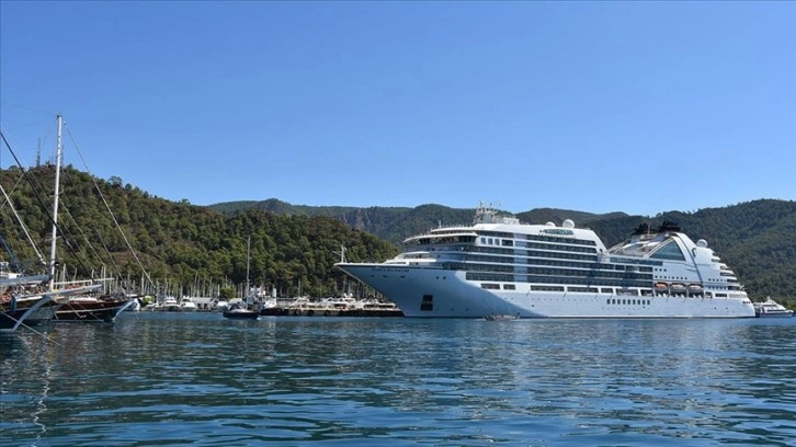 Marmaris limanı, İngiliz yolcuları taşıyacak kruvaziyerin 