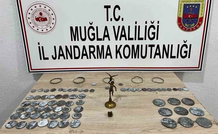 Marmaris şehir merkezinde Jandarma’dan tarihi eser operasyonu
