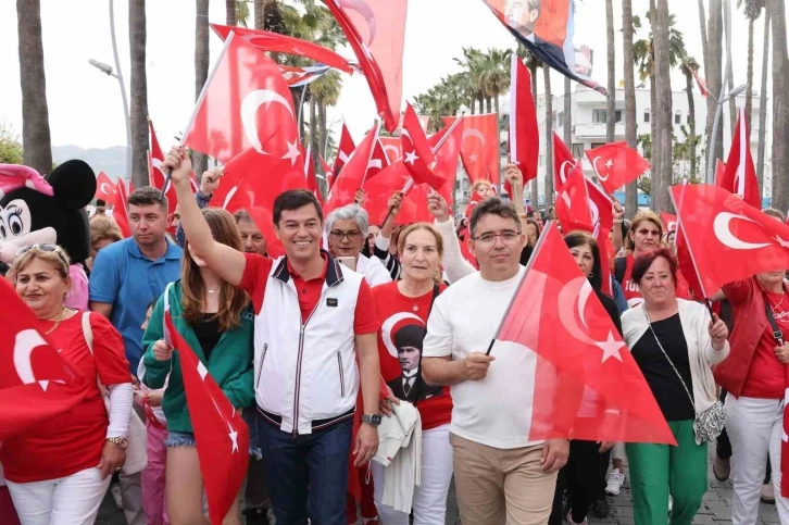 Marmaris’te sahne gençlerin
