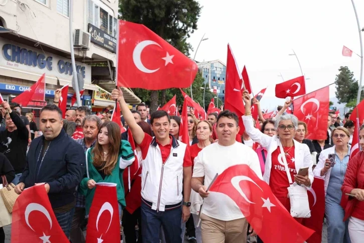 Marmaris’teki 23 Nisan kortejinde 104. yıl coşkusu
