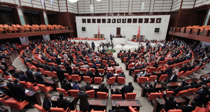 Manisa'daki zehirlenme vakaları Meclis gündeminde