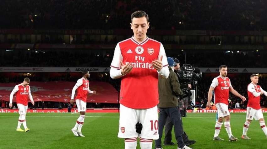 Mesut Özil'i düşman ilan ettiler