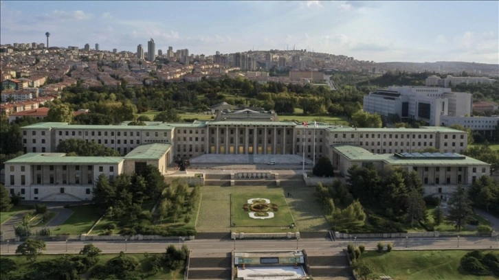 Meclis lokantalarının atıkları barınaktaki hayvanlara yiyecek, bitkilere gübre oluyor