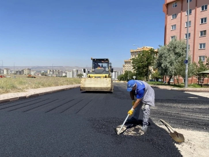 Melikgazi, TOKİ’de Yol Yenileme Çalışması Yapıyor
