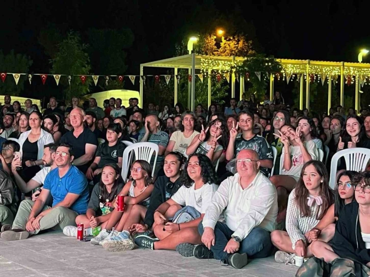 Menteşe Kent Meydanında final heyecanı
