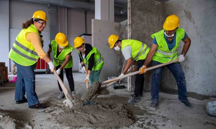 MERCEK’te kursiyerler teorik ve uygulamaları eğitim alıyor
