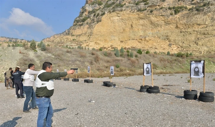 Mersin’de orman muhafaza personeline silahlı eğitim verildi
