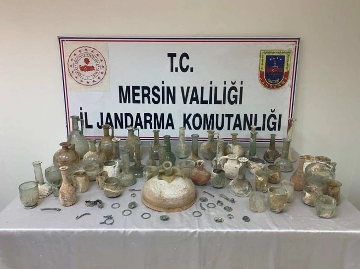 Mersin’de Roma dönemine ait 120 tarihi eser ele geçirildi
