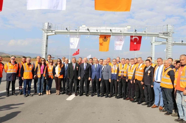 Mersin sanayicisinin hasretle beklediği bağlantı yolu hizmete açıldı
