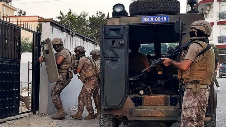 Mersin'de uyuşturucu ticaretiyle PKK/KCK'ya destek iddiasına 9 gözaltı