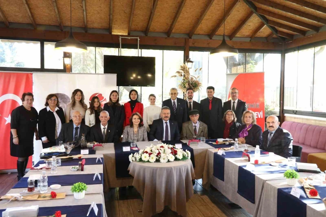 Meslek hayatları boyunca binlerce öğrenci eğittiler, topluma profesörler ve generaller kazandırdılar
