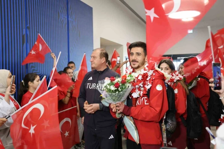 Tekvandocular 5 madalya kazandı! Metin Şahin: "Rekorları kırdık, tarih yazdık"