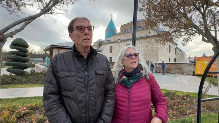 Mevlana Müzesi'nde Şebiarus töreni öncesi turist yoğunluğu yaşanıyor