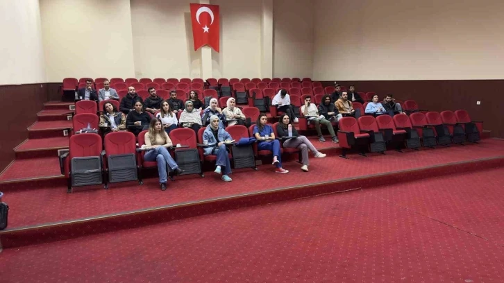 Midyat’ta Acil Tıp Uzmanları pratisyen hekimlere eğitim verdi
