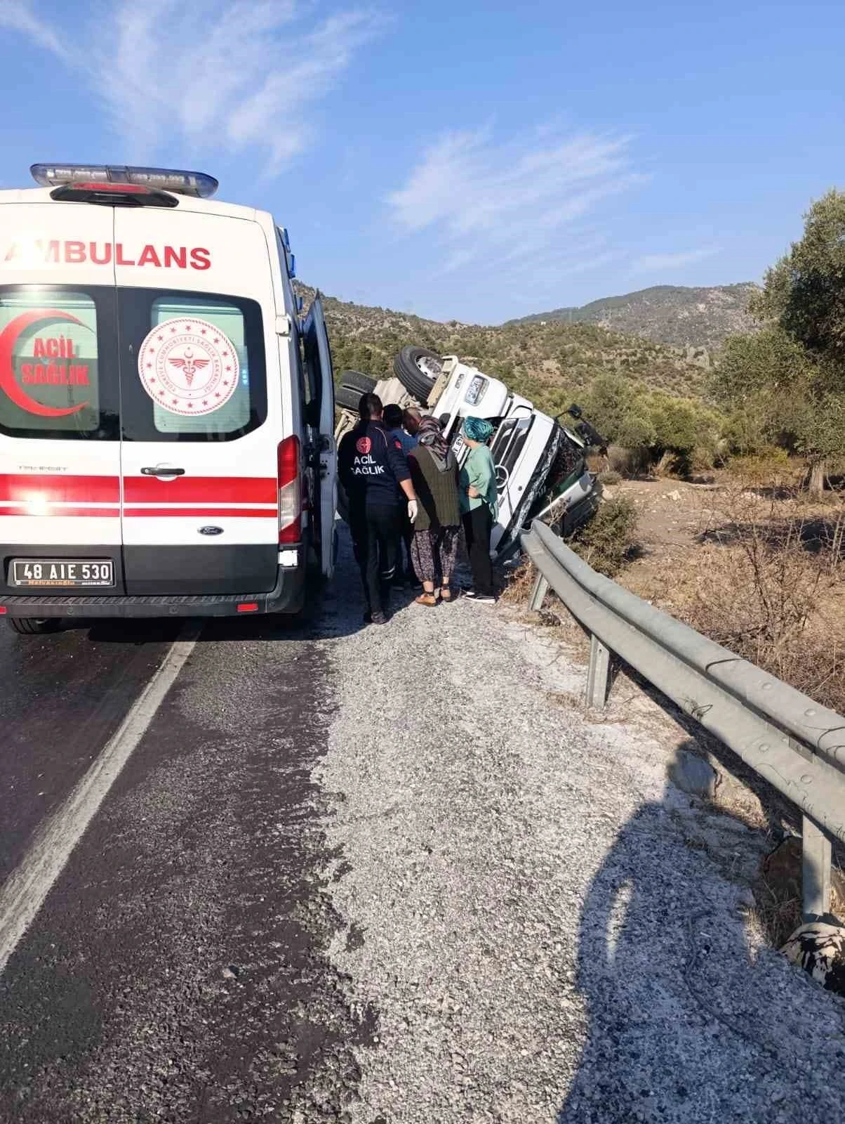 Milas’ta tır devrildi: 1 yaralı
