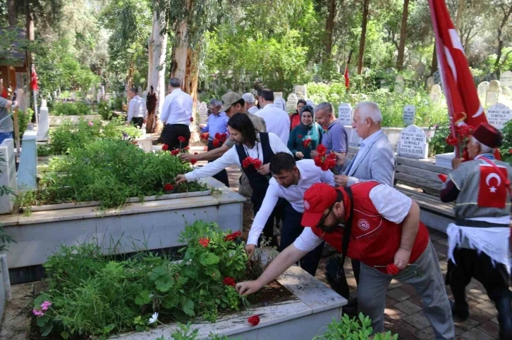 Milli Mücadele Kahramanı Şehit Kaymakam Saim Bey, kabri başında anıldı
