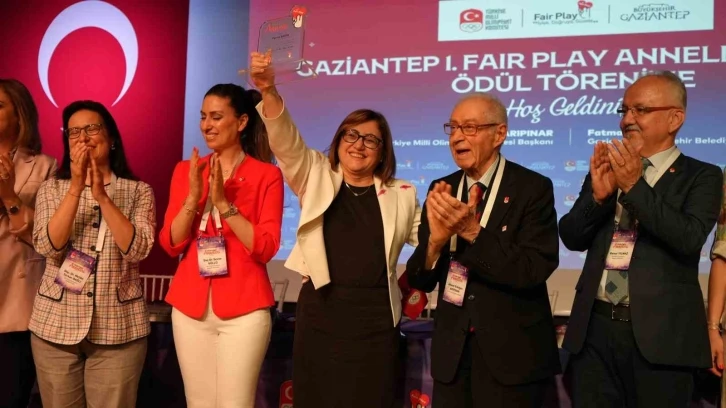 Milli Olimpiyat Komitesi, Fatma Şahin’i Türkiye’nin ilk “Fair Play Annesi” seçti
