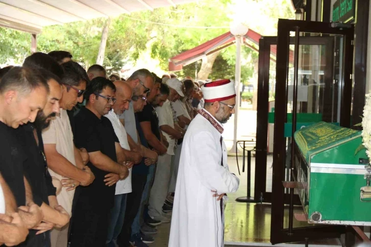 Minik Mert son yolculuğuna gözyaşlarıyla uğurlandı
