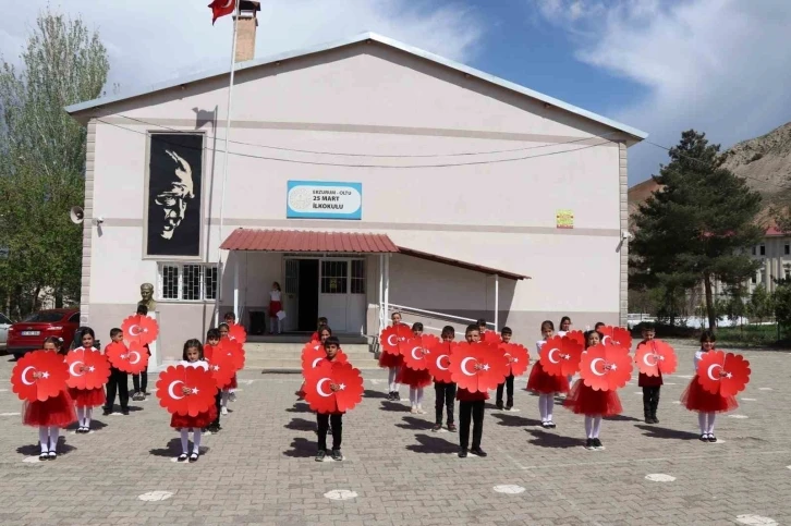 Minik öğrencilerin gösterisi beğeni topladı
