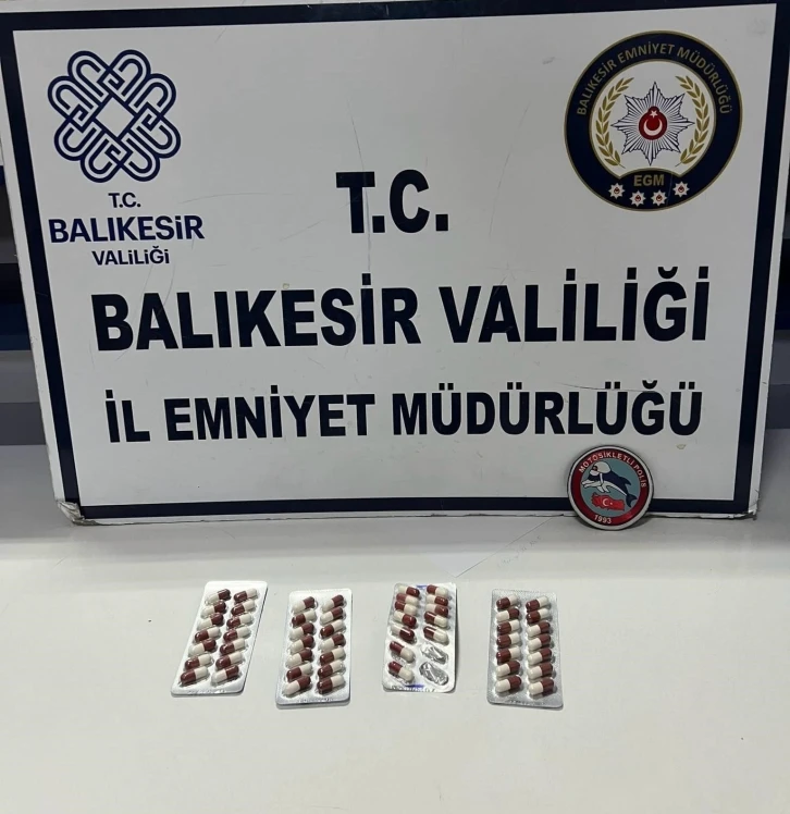 Montunun cebinde 54 adet uyuşturucu hap ele geçirildi
