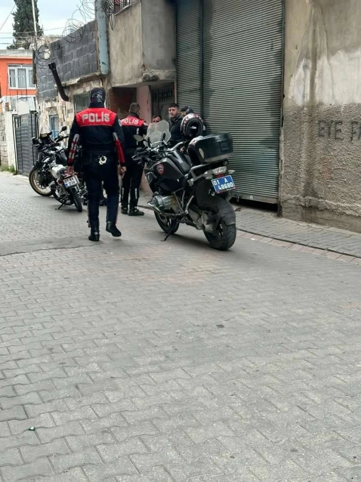 Motosiklet sürücüsünde ruhsatsız silah ele geçirildi
