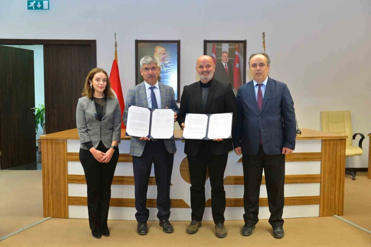 MSKÜ’lü öğretmen adayları için "Toplum İçin El Ele" projesi başladı
