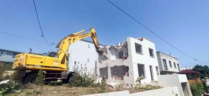 Bursa Mudanya'da 5 yılda 40 kaçak yapı yıkıldı