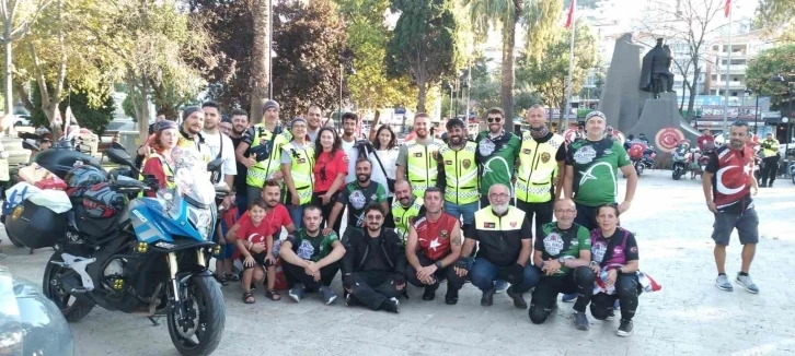 Mudanya’da motosikletlilerden ’30 Ağustos" korteji