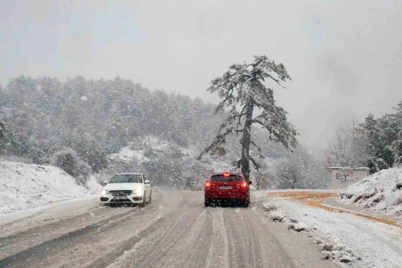 Muğla’nın yüksek kesimleri beyaza büründü
