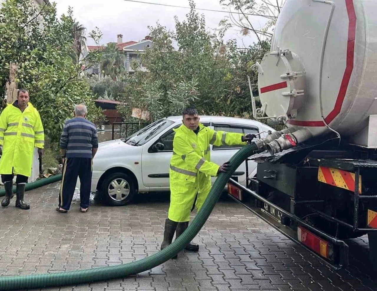 MUSKİ ekiplerinden yağmur mesaisi
