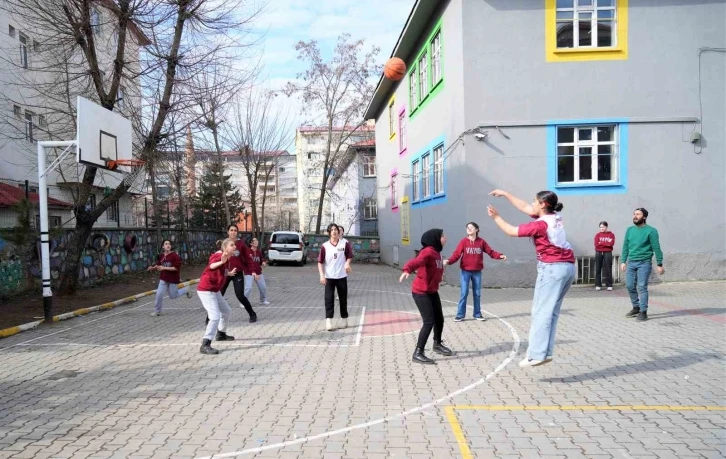 Muşlu altın kızlar bölge şampiyonu oldu
