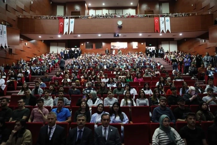 Mustafa Varank: "Üniversitelerde fikir tartışmaları ile değil, kılık, kıyafetle uğraşan dönemleri yaşadık"
