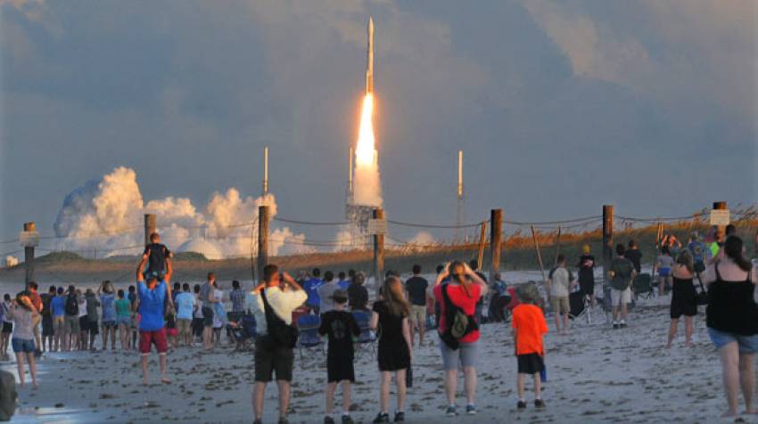 NASA, gök taşına uzay aracı gönderdi