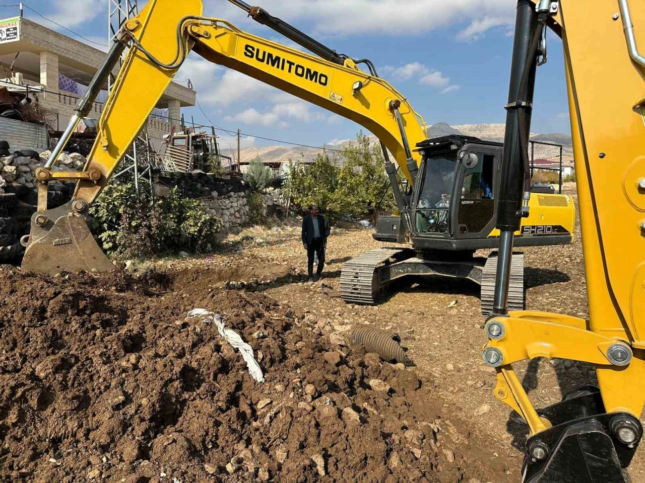 Narince köyünün içme suyu ve kanalizasyon hattı yenileniyor
