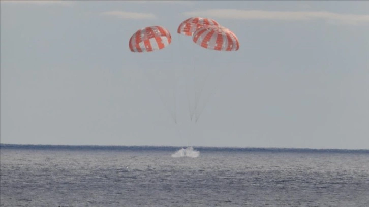 NASA'nın test aracı Orion, Ay'ın yörüngesinden Dünya'ya döndü