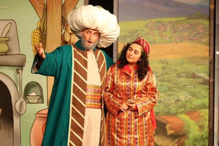 ‘Nasreddin Dede’ oyunu yoğun ilgi gördü
