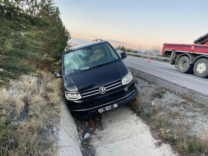 Nazilli Belediye Başkanı Afyonkarahisar’da kaza yaptı
