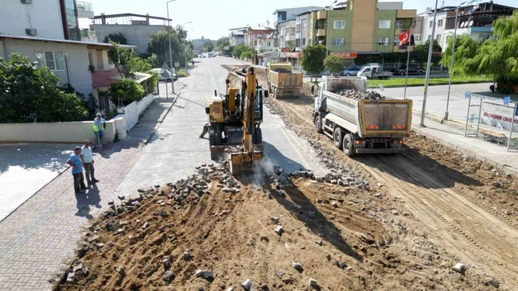 Nazilli’de Büyükşehir’in yol çalışması vatandaşları memnun ediyor
