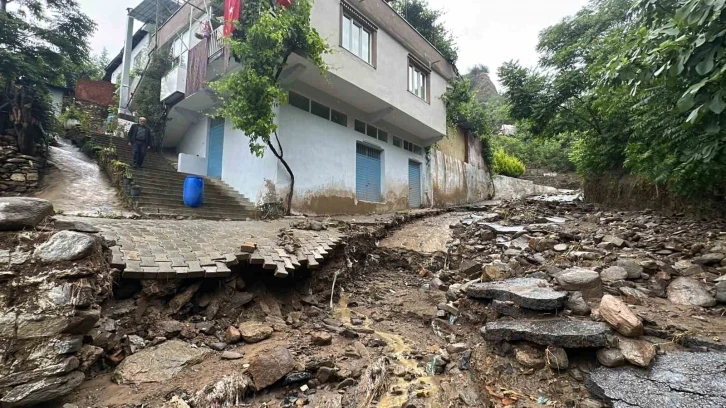 Nazilli’de Demirciler Mahallesi sele teslim oldu
