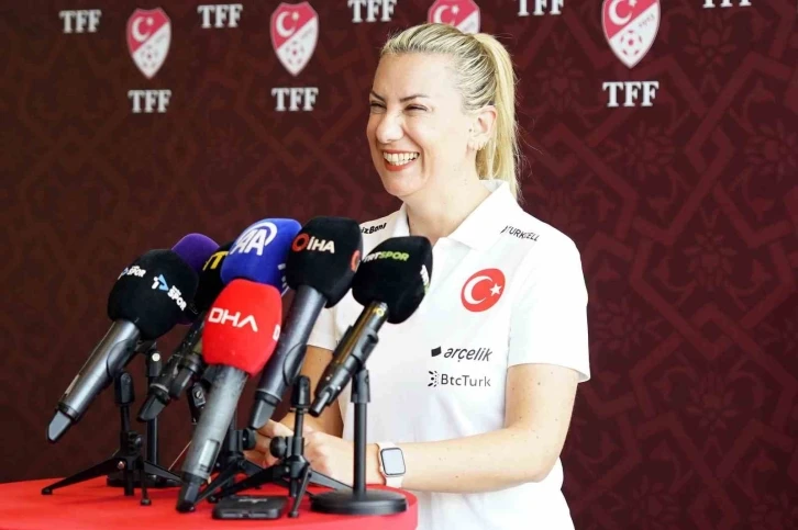 “Kadın futbolunun gelişmesi için özveriyle çalışan oyuncularımız var”