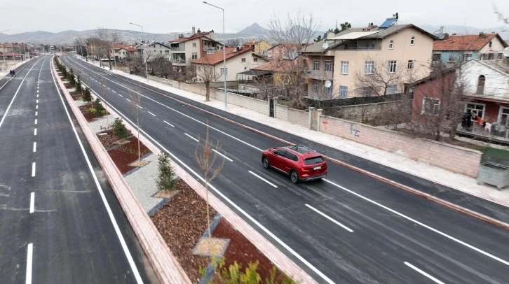 Necmettin Erbakan Caddesi’nin üçüncü etabında ilk sürüşü Başkan Altay yaptı
